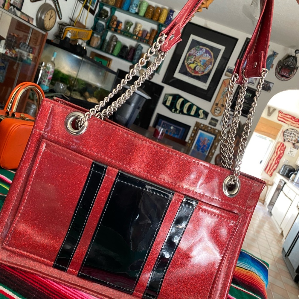 Trophy queen purse (retired style)
